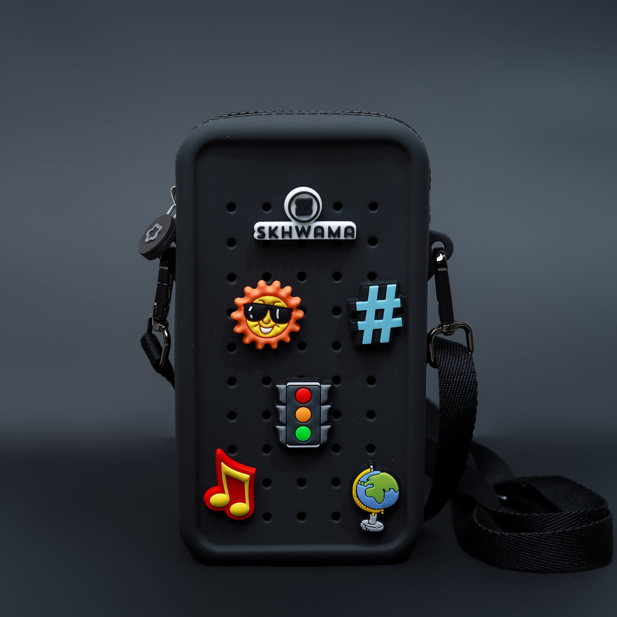 Skhwama Charms – Black